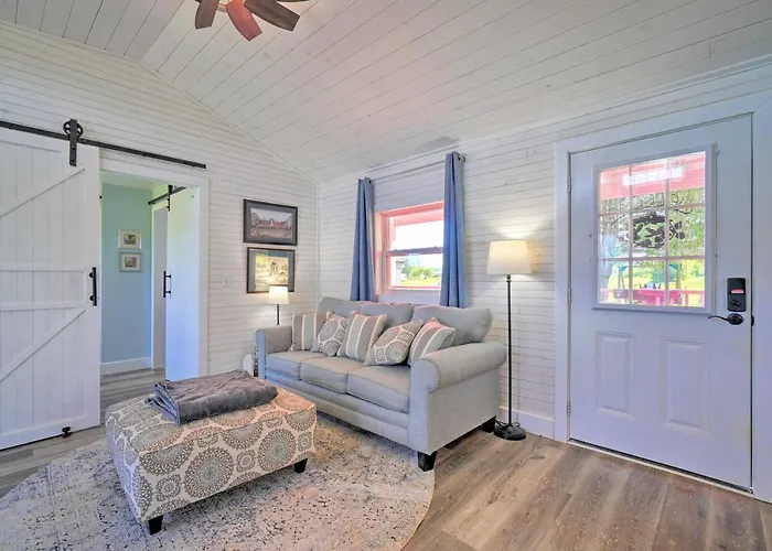 Landscape Views: Sweetwater Country Cottage!