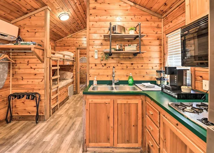 Family-Friendly Cabin ~ 5 Mi To Dtwn New Bern