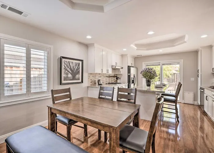 Family Home In Walkable Area Near Silicon Valley!