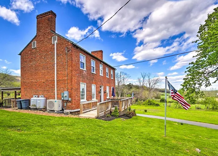 Historic 'Hammond House' W/ Wine Country View!