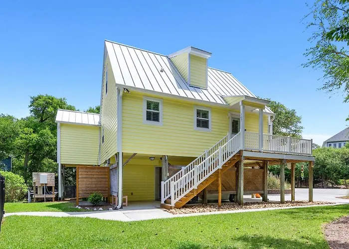 The Emerald Owl House - Peaceful Emerald Isle Beach House W/ Luxurious Heated Pool!