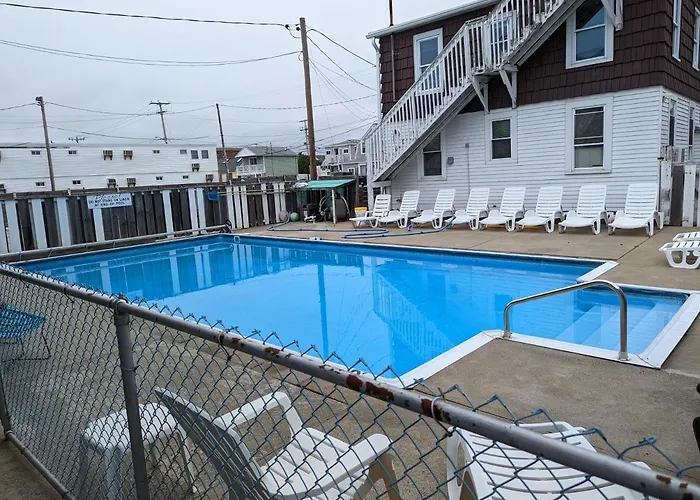 7 Beachside Inn