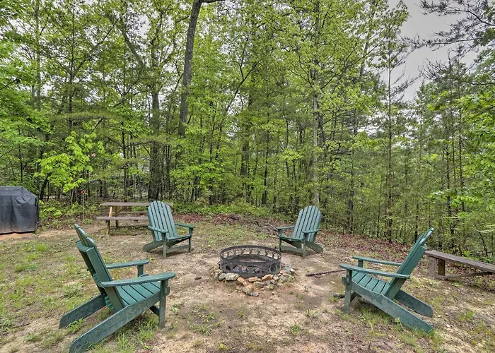 Fire Pit & Grill: Whittlers Mountain Escape!