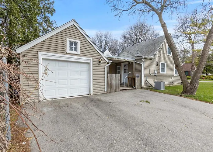 Perfect Location Walk To Msu Campus High End Mattresses Fast Wi-Fi