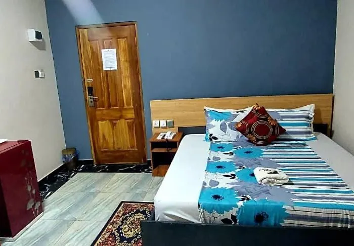 Kikis Court Resort