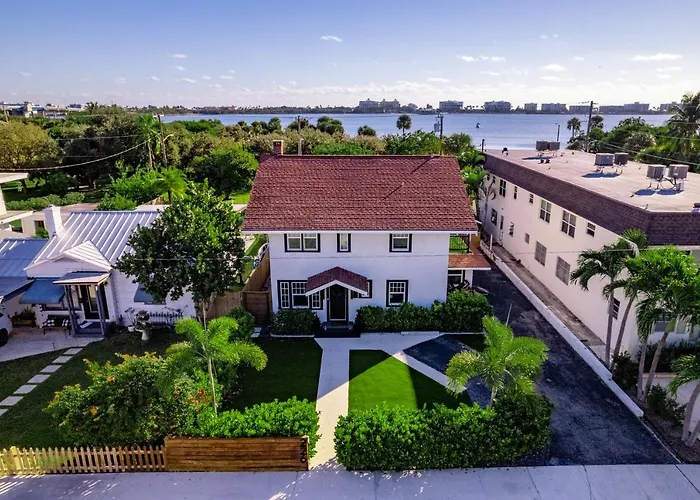Historic Waterfront Estate With Yard & Modern Kitchen