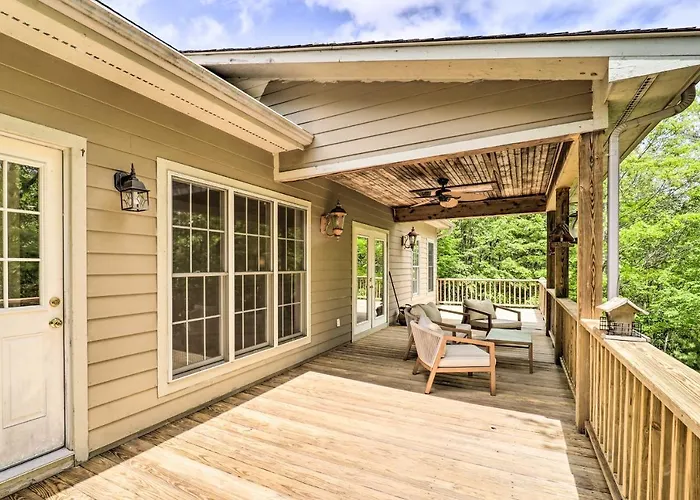 Pond On-Site! Dog-Friendly Blue Ridge Mtn Retreat