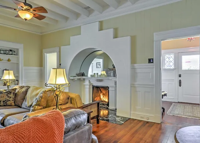 Carpinteria Apt W/ Hot Tub - 10 Min Walk To Beach!