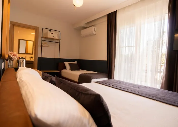 Urla 1867 Hotel