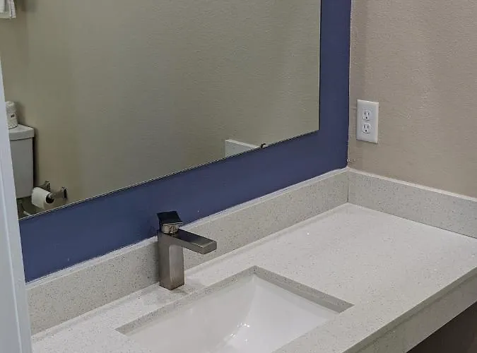 Holiday Inn Motel