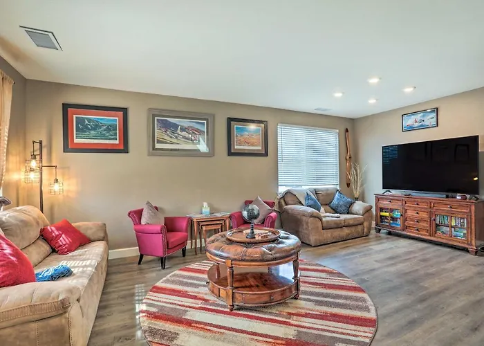 Air Racing Decor, Hot Tub: Sparks Home!
