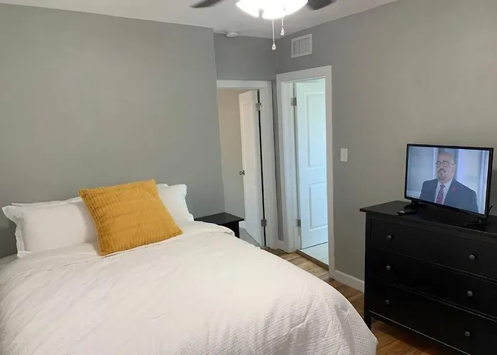 Comfortable Suite With Private Entrance & Private Bathroom