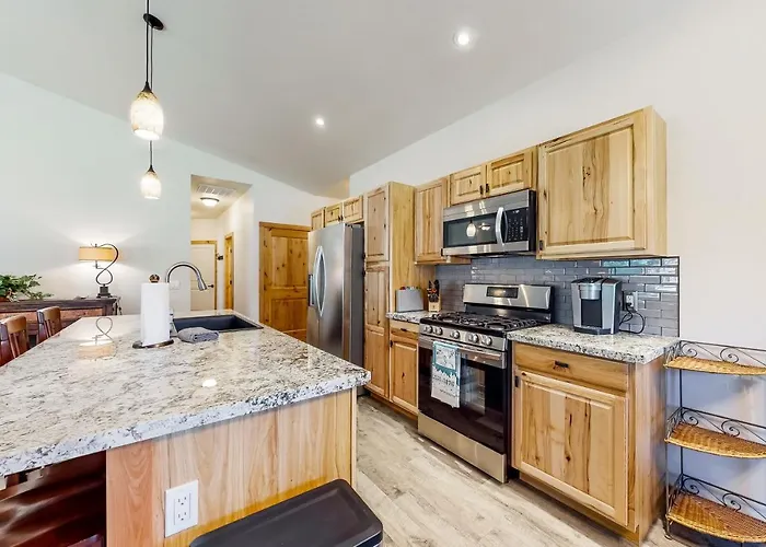 Quartz Court
