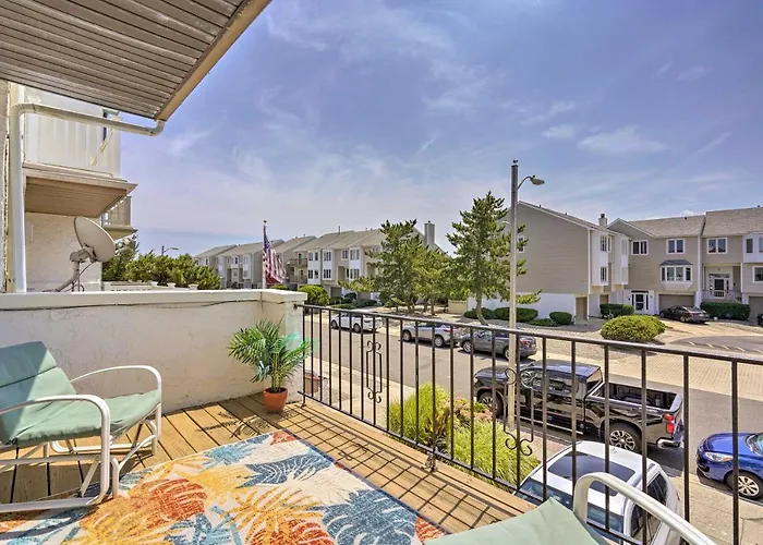 Brigantine Retreat W/ Balconies - Walk To Beach!