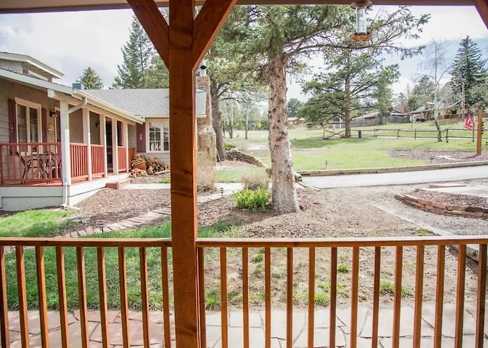 Twin Owls Lodge, Great For Families Master Bedroom, Loft, Full Kitchen, Dogs Ok