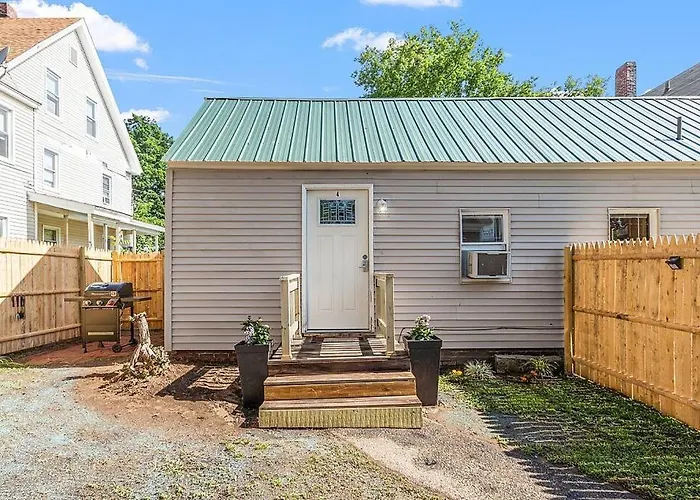 New!! Lovely Unit W/ Private Hot Tub And Patio!