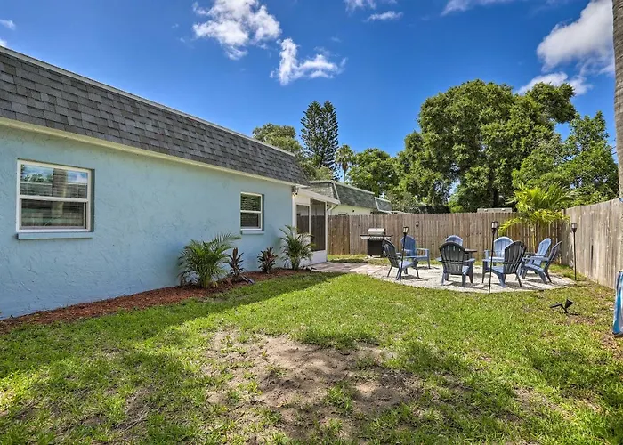 2 Mi To Beach: Home W/ Screened Porch In Largo