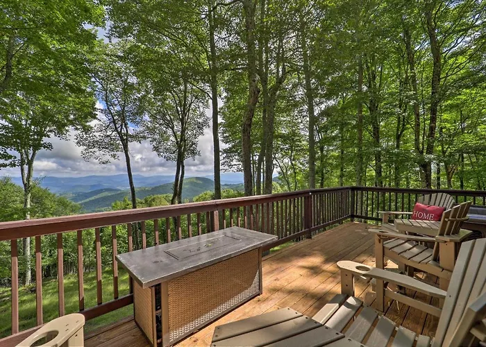 Hot Tub & Scenic Views: Beech Mountain Retreat