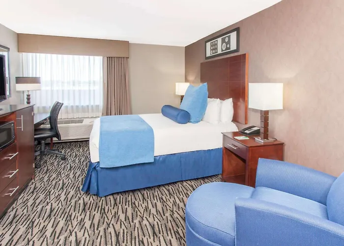 Wyndham Garden Elk Grove Village - O'Hare