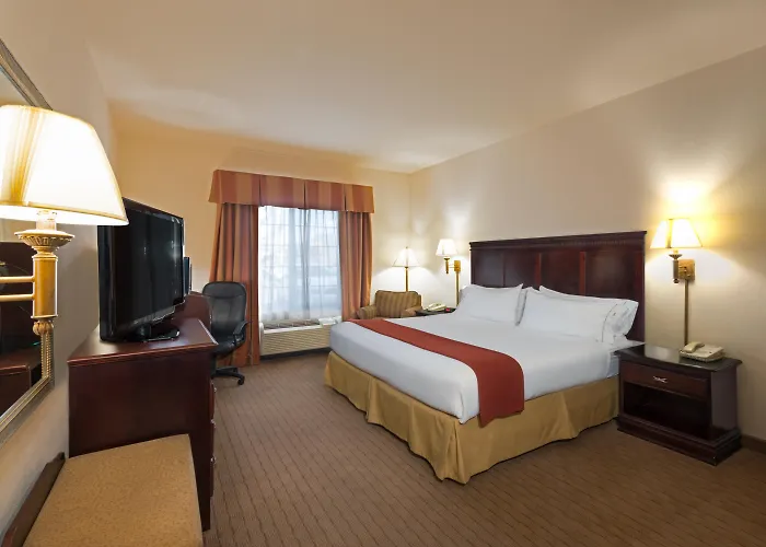 Holiday Inn Express & Suites Evanston By Ihg