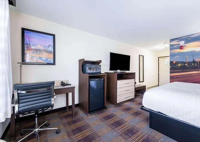 Clarion Pointe Madison-Huntsville