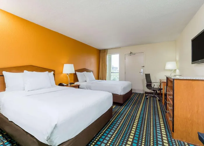 Days Inn By Wyndham Florence Cincinnati Area