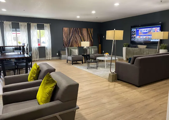 Best Western Plus Peppertree Airport Inn