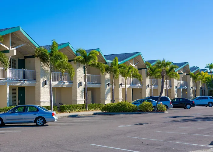 Best Western Plus Yacht Harbor Inn