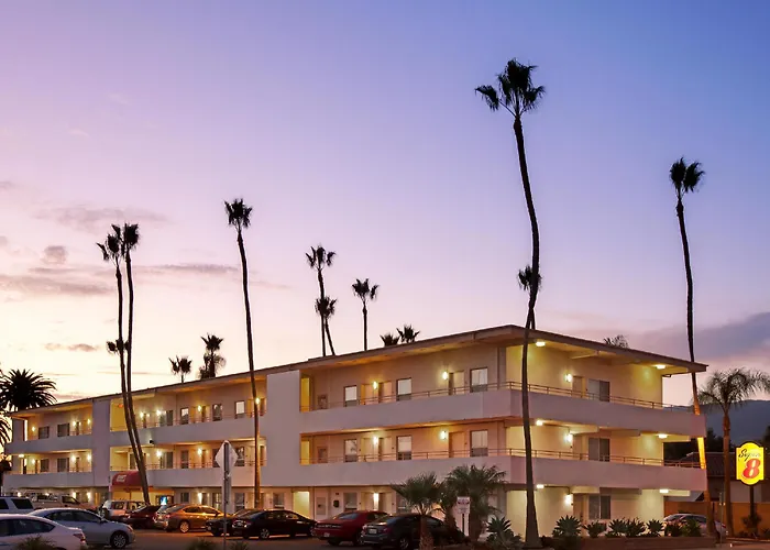 Super 8 By Wyndham Santa Barbara/Goleta