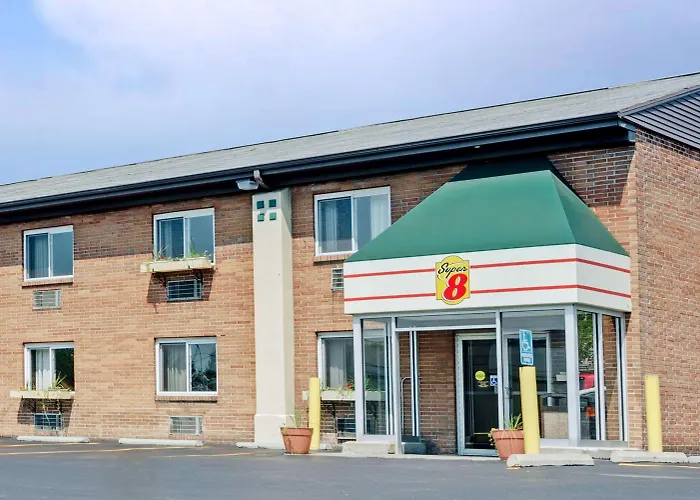Super 8 By Wyndham Kenmore/Buffalo/Niagara Falls Area