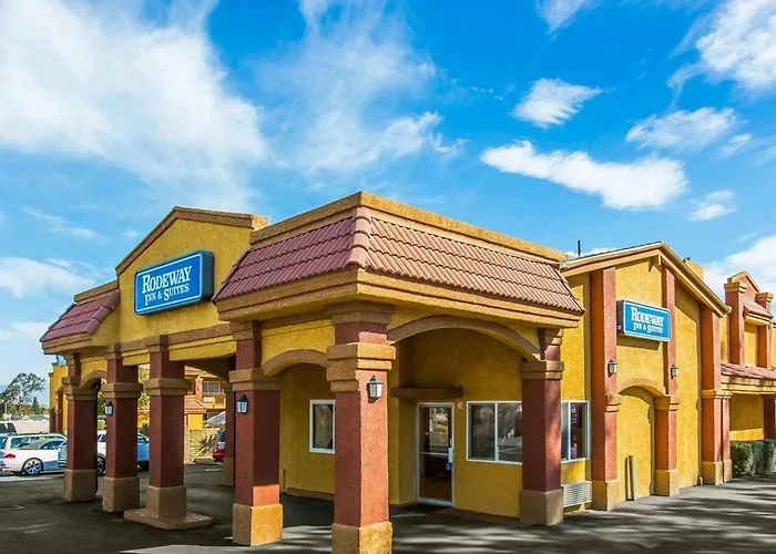 Rodeway Inn & Suites Corona