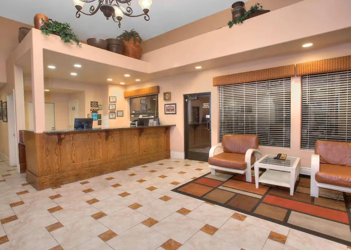 Travelodge Inn & Suites By Wyndham Yucca Valley/Joshua Tree