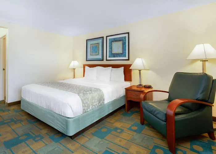 La Quinta Inn By Wyndham Chicago Willowbrook