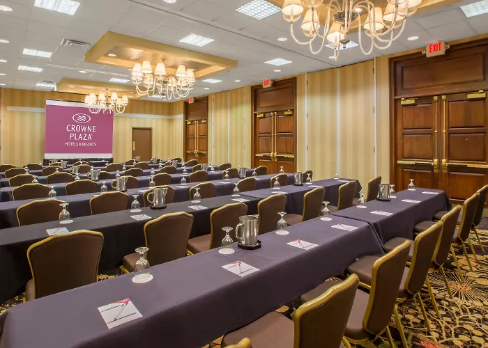 Ramada By Wyndham Cleveland Independence