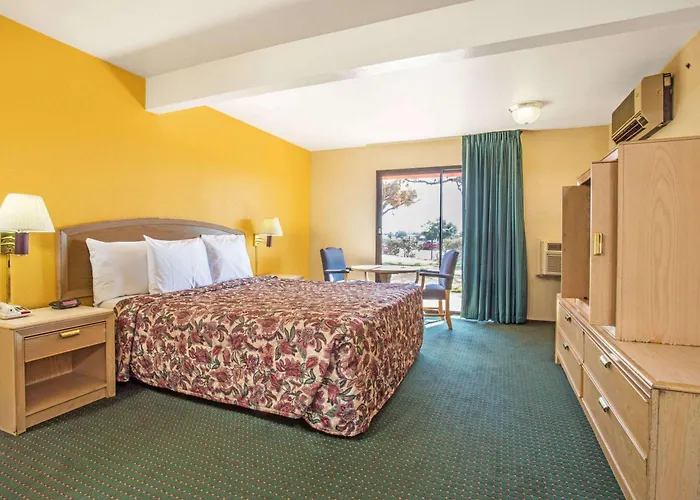 Travelodge By Wyndham Turlock