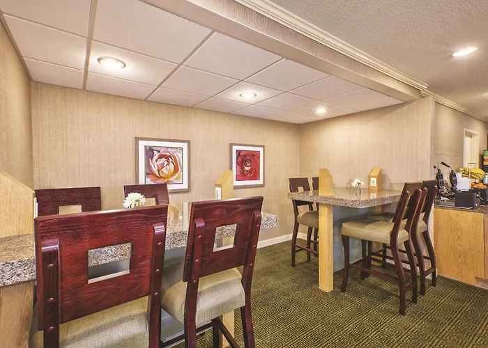 La Quinta Inn By Wyndham Toledo Perrysburg