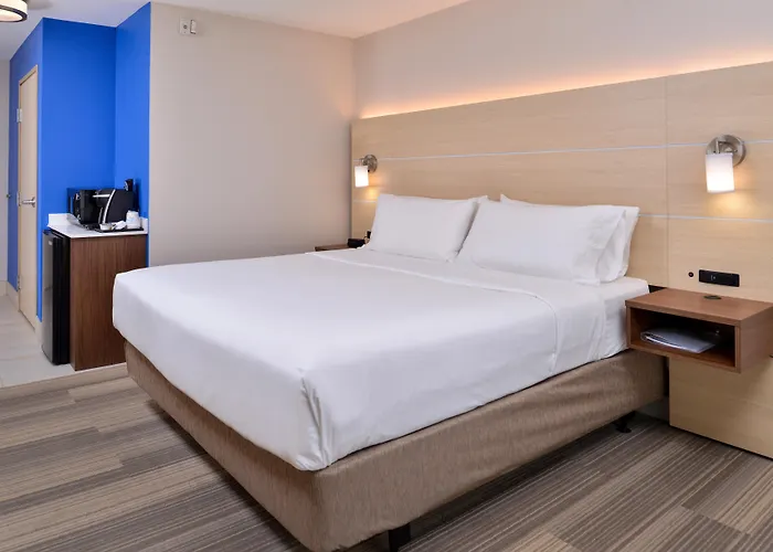 Holiday Inn Express Hotel & Suites Cincinnati - Mason By Ihg