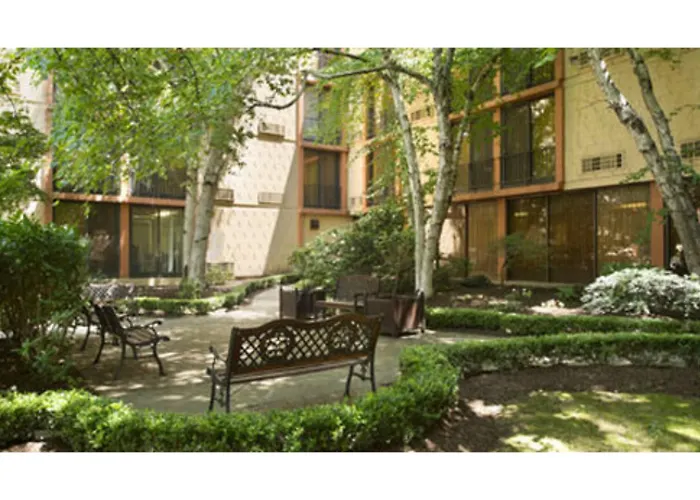 Wyndham Garden Hotel Newark Airport