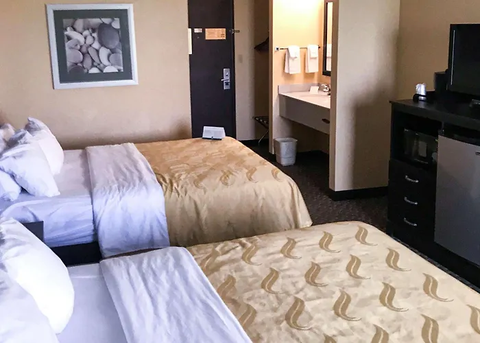 Quality Inn & Suites Mendota Near I-39