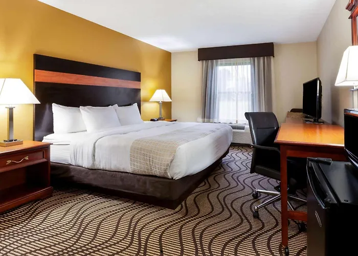 La Quinta Inn By Wyndham Sandusky Near Cedar Point