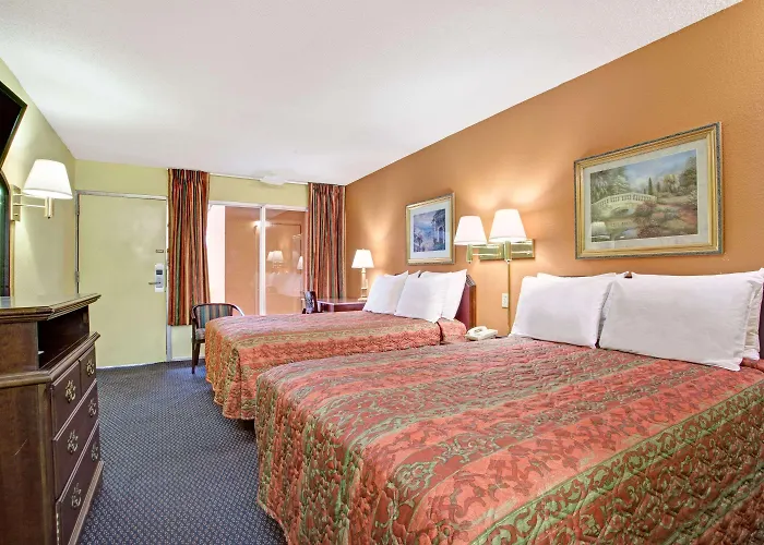 Days Inn By Wyndham Benson