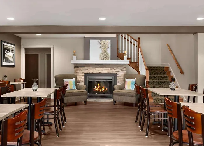 Travelodge Suites By Wyndham Moncton