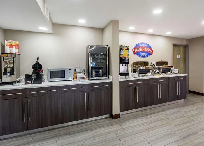 Baymont By Wyndham Clarksville