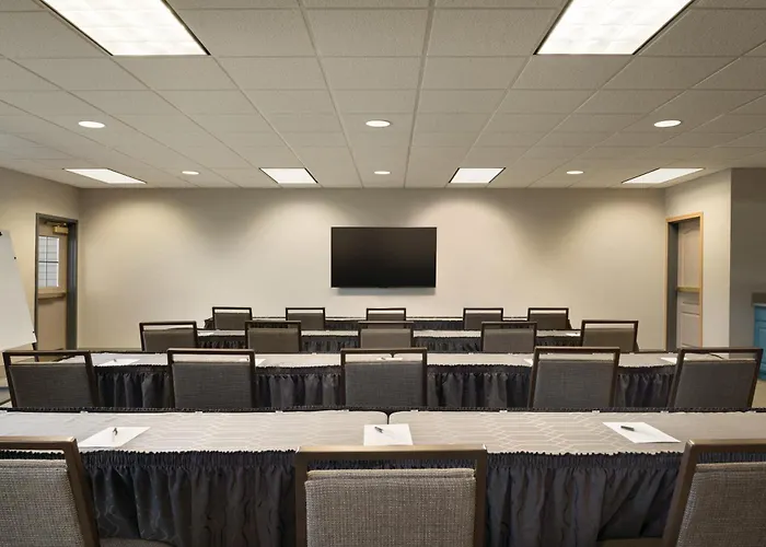 Country Inn & Suites By Radisson, Coralville, Ia