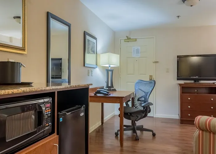Country Inn & Suites By Radisson, Knoxville At Cedar Bluff, Tn