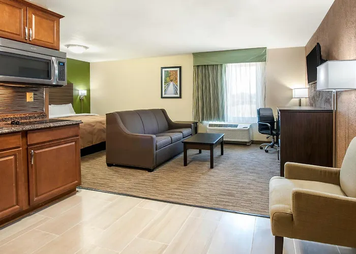 Quality Inn & Suites Brandenburg - Fort Knox