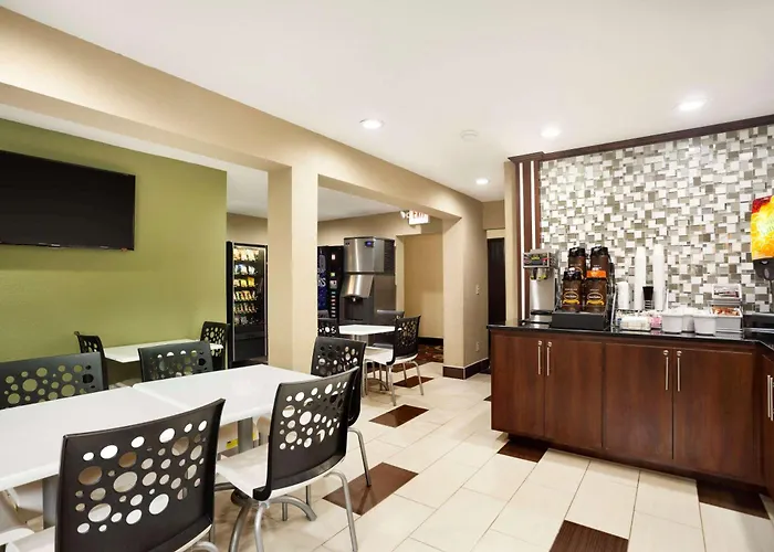 Super 8 By Wyndham Joplin