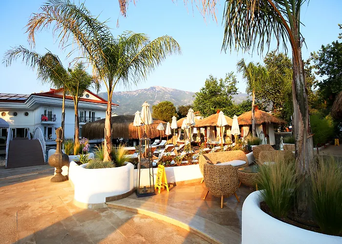 Pinehill Hotel & Suites