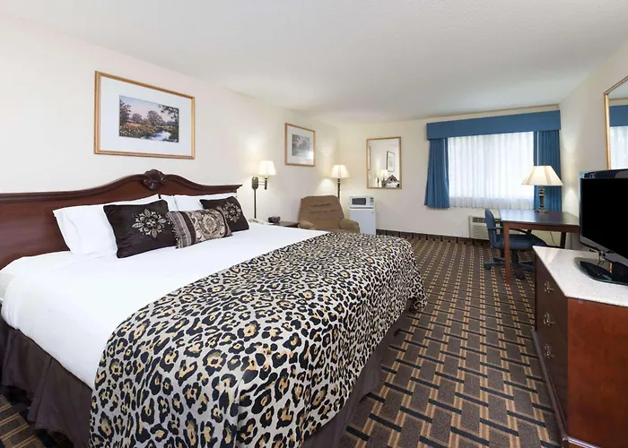 Baymont By Wyndham Osage Beach