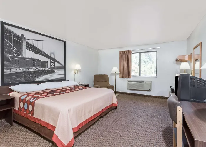 Super 8 By Wyndham Prince Frederick